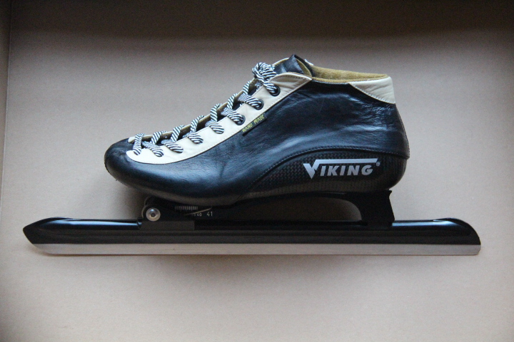 VIKING: Schaats-skeelerschoen met Nagano Speciaal /Spec. Sprint onderstel OPRUIMINGSAANBIEDING !!!!! kopen - Schaatsen OPRUIMING, UITVERKOOP (Artikelen uit deze categorie kunnen ons wel gepast worden maar bij toezending niet terug