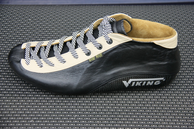 theorie Omdat Geniet VIKING: Skeeler/schaatsschoen (1e model) kopen - Schaats Schoenen, Skeelers  : UITVERKOOP !!!!!, UITVERKOOP (Artikelen uit deze categorie kunnen bij ons  wel gepast worden maar bij toezending niet terug genomen worden) met korting