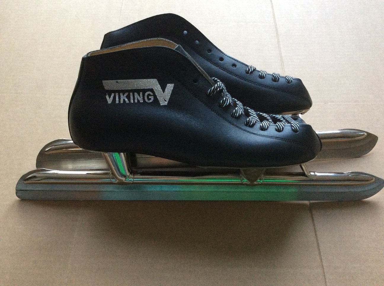 Zuivelproducten essence sensatie VIKING 1 Hoog (1e model schoen) = OPRUIMINGSAANBIEDING !!!!! kopen - Kinder  Schaatsen, UITVERKOOP (Artikelen uit deze categorie kunnen niet terug  genomen worden), Vaste Schaatsen (Noren) met korting